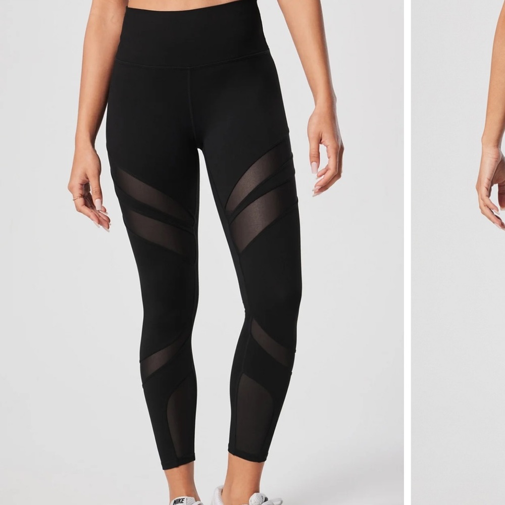 fabletics mesh paneled low impact bra with leggings xs